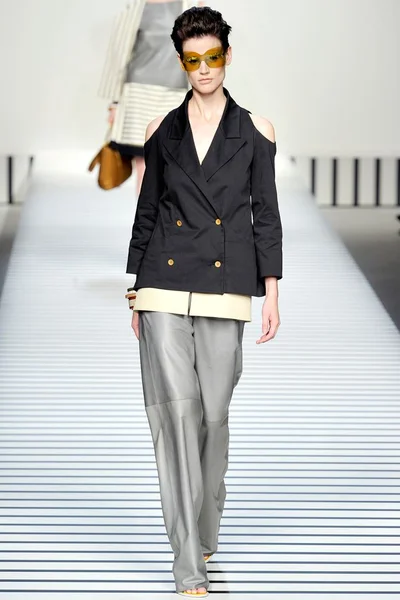 Look 4